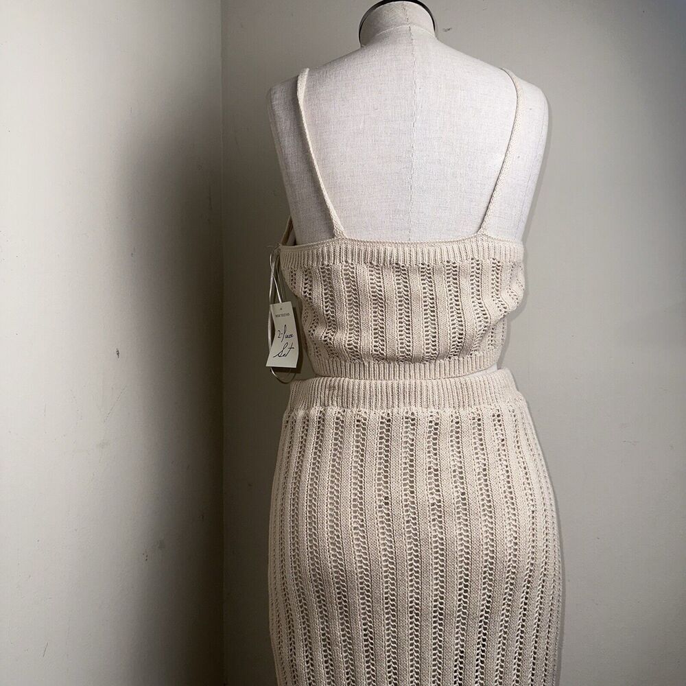 Sleeveless Crochet Knit Two-Piece Skirt Set in Cream - Picture 6 of 8